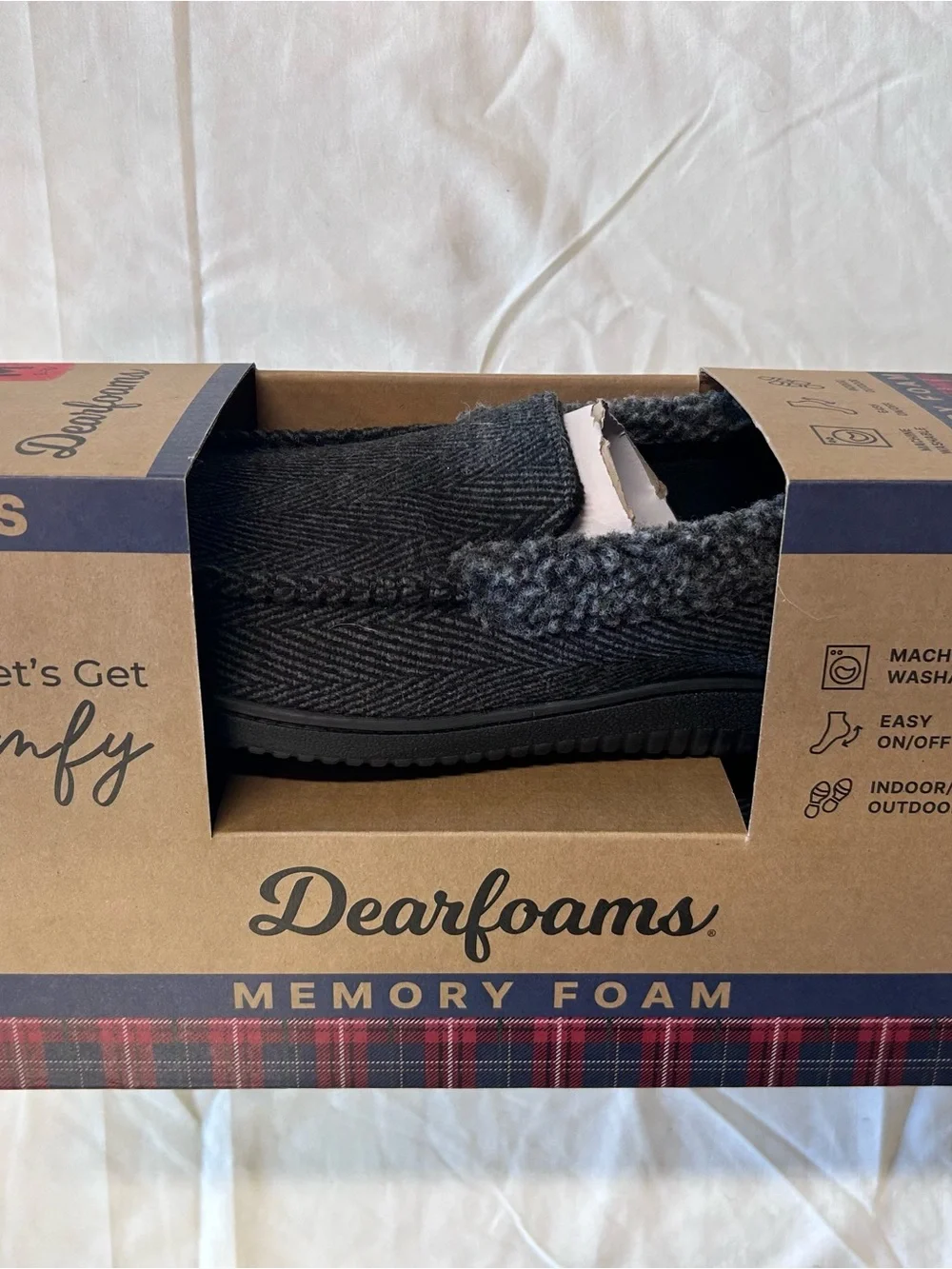 dearfoams Men’s Black Herringbone Slip-On Slippers with Gray Sherpa Trim